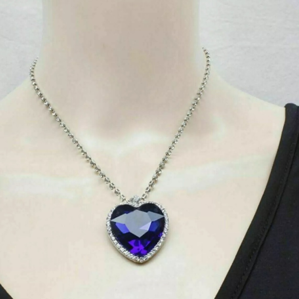 Beautiful Blue Sapphire CZ Heart Necklace! - Picture 7 of 10